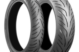 120/70ZR17 58W TL BATTLAX T32