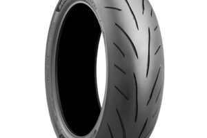 180/55ZR17 73W TL BATTLAX S23