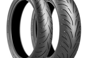 120/70ZR17 58W TL BATTLAX T31