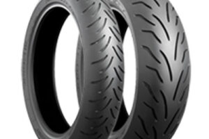 120/90-10 66J TL BATTLAX SC