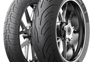 180/55ZR17 73W TL PILOT ROAD 4